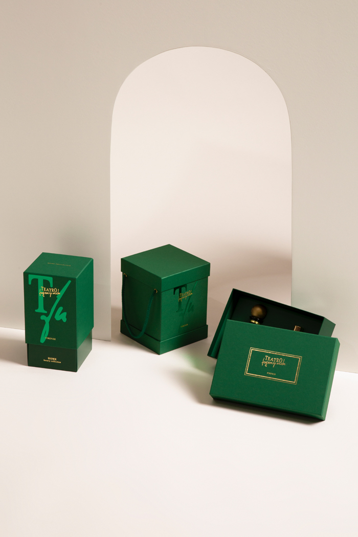 Scatola per profumo per Teatro Green project. Scatola a due pezzi con immagine coordinata