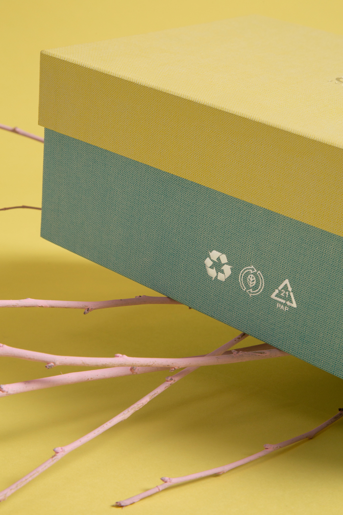 100% ecologic recyclable recycled embossed paper