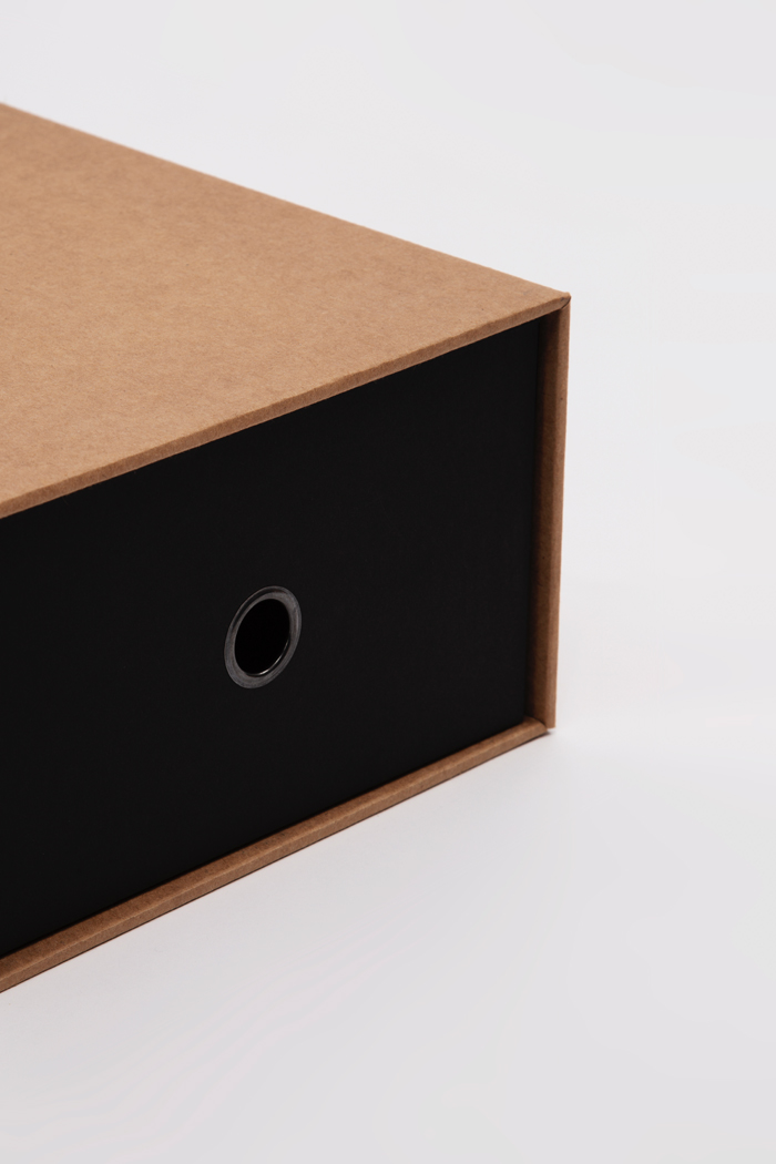 Box typologies: Drawer with hole